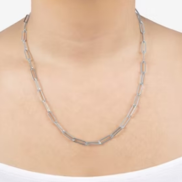 Hollywood Sensation Silver Plated Paperclip Chain Link Necklace - Picture 3 of 4